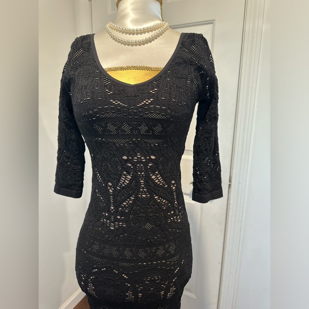 Bebe Dress - Picture 3 of 9